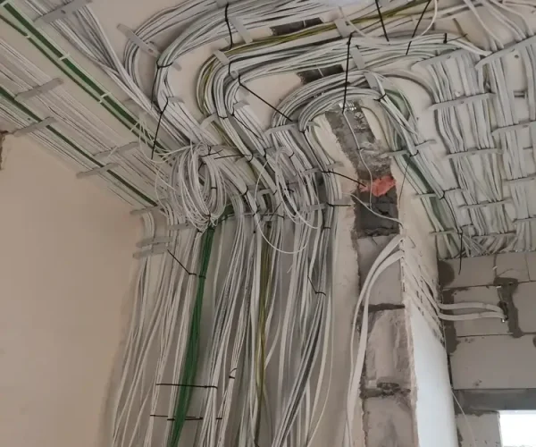 instalacji-elektrycznej-montaz